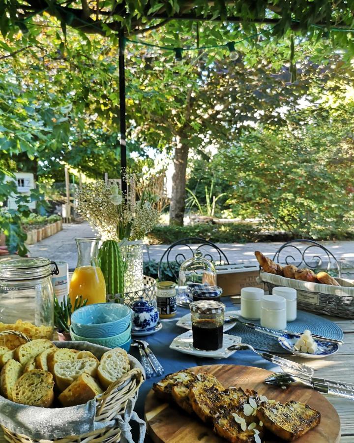 Aux Champes Bed & Breakfast Saussignac Bagian luar foto